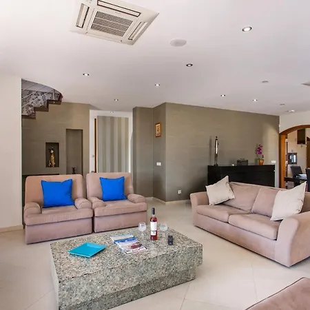 Villa Karlia By