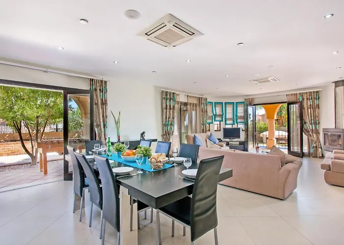 Villa Karlia By *
